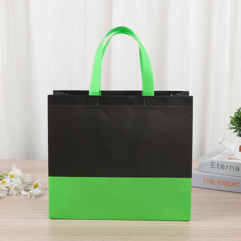 Bolsas de tela no tejida de película en caliente en la exposición publicitaria de gran capacidad bolsas de mano en blanco bolsas de compras de regalo
