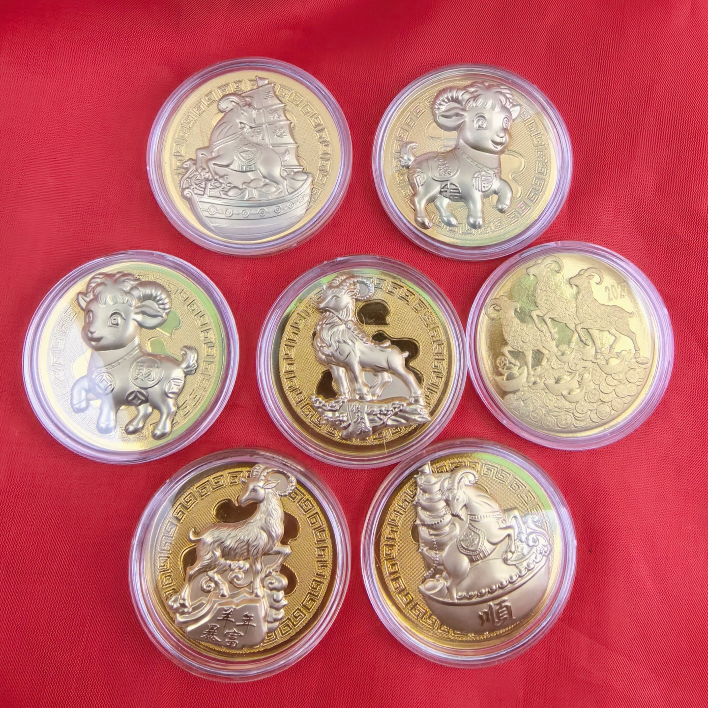 2027 Year of the Sheep Lucky Coin, Money Sheep Imitation Gold Foil Commemorative Coin, Thin Coin for Attracting Wealth, Lucky Coin with Red Cloth Bag Gift