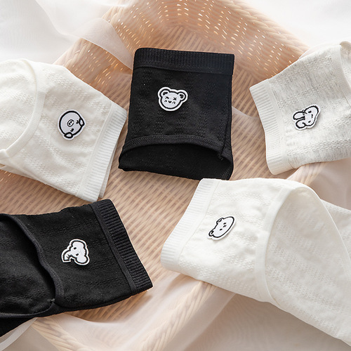 Black and white ladies underwear female simple cartoon pure cotton crotch girl pants breathable schoolgirl briefs wholesale