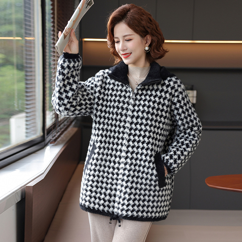 中年妈妈春装外套2025新款洋气千鸟格连帽中老年女装春秋呢子上衣