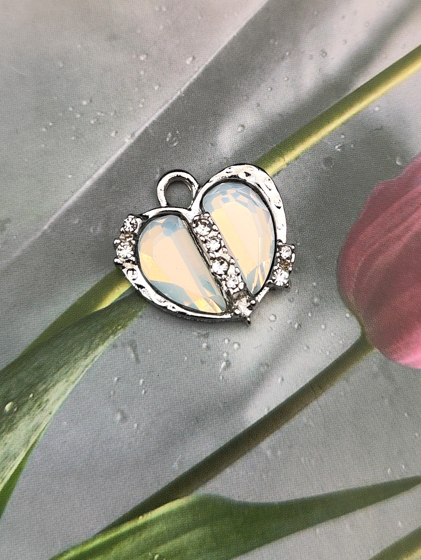 个性炫酷时尚爱心吊坠挂件饰品配件褶皱耳钉爱心耳饰心形耳环复古详情3