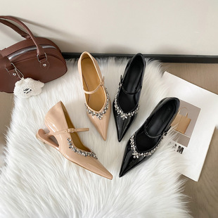 ���^��ɫ�߸�ЬŮ�����r���OӋ��С�����ε�һ�֎�ˮ�u�������Ь