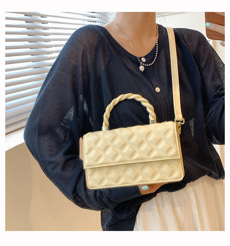 2021 New Textured Western Style Women's Bag Fashionable Rhombus Chain Bag Simple Embroidered Line Shoulder Bag Bag Crossbody Small Square Bag display picture 12