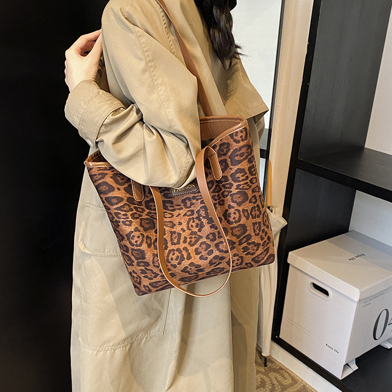 Popular este año 2024 nueva bolsa de clase de gran capacidad, bolsa de leopardo, bolsa de hombro, bolsa de mujer
