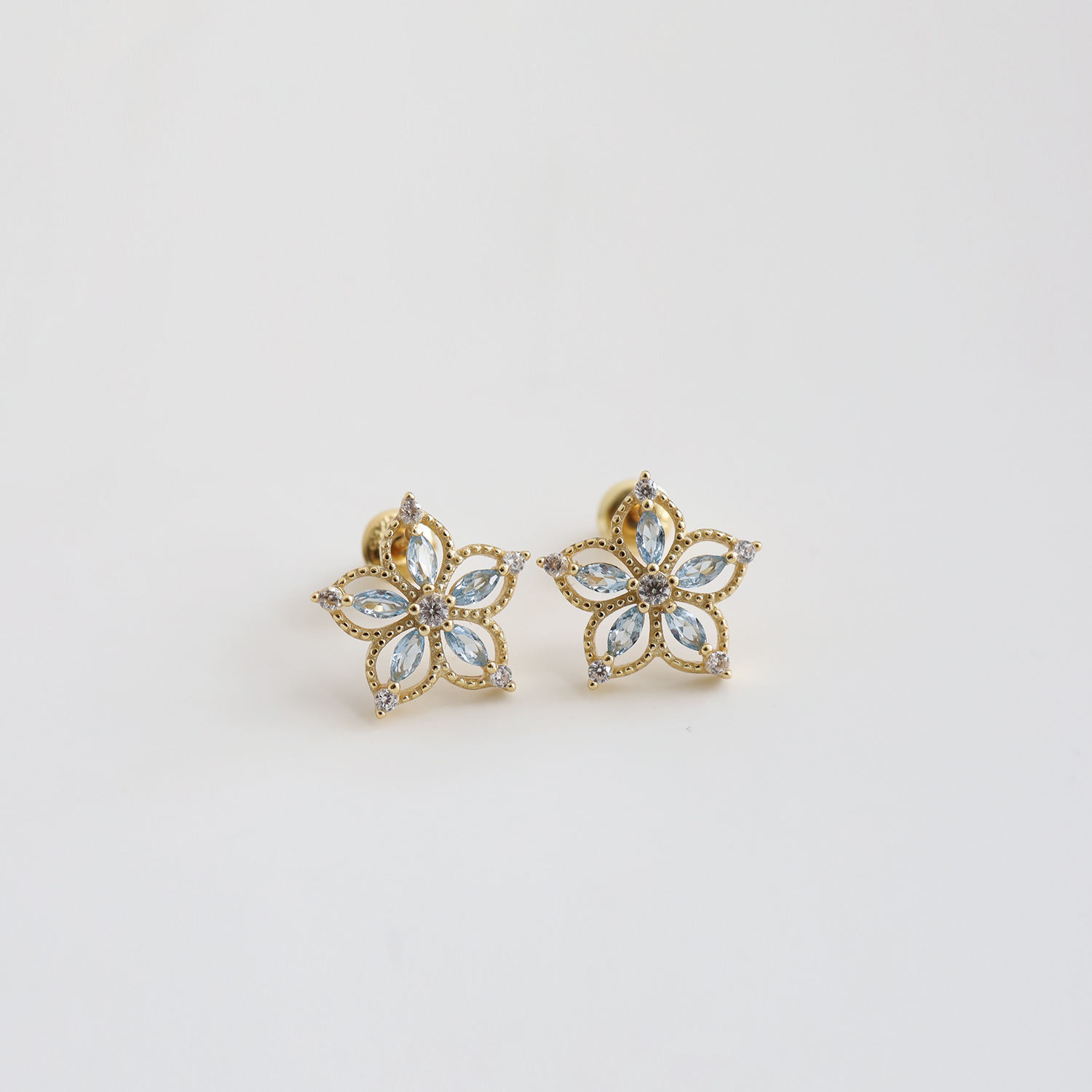 1 Pair Simple Style Flower Inlay Sterling Silver Zircon Ear Studs display picture 1