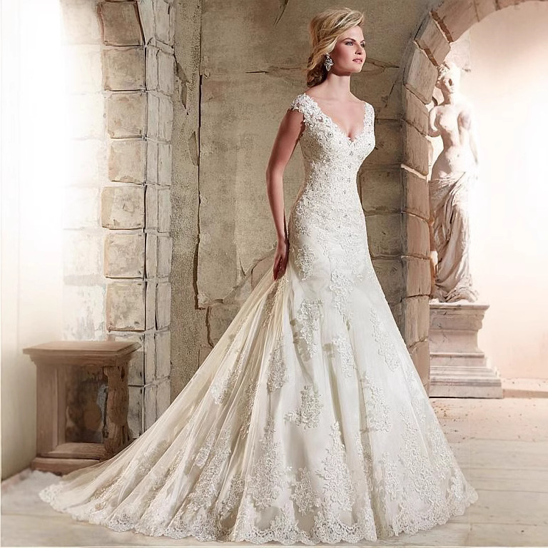 European and American Fashion Simple 2025 New Wedding Dress Double Shoulder Deep V Fishtail Wedding Dress Lace Backless Slimming Look