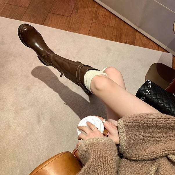 ブドウのお母さんの同じタイプのレトロな水洗いの長靴の女性の騎士の靴の側のファスナーは幅をプラスしてベルベットの太いmmの大きいサイズの41-43をプラスします。