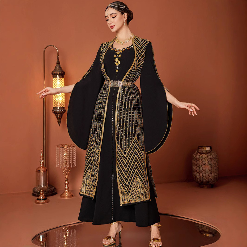 Zf4036【Direct from the Manufacturer】Vintage Gold Embroidered Black Faux Two-Piece Robe