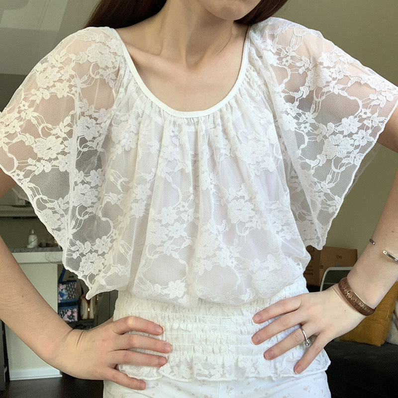 Sweet and Pure Lace-Trimmed Round-Neck Cinched Waist T-Shirt for Women, Faux Two-Piece Sheer Waist-Cinching Ruffled Top Sweet and Pure Lace-Trimmed Round-Neck Cinched Waist T-Shirt for Women, Faux Two-Piece Sheer Waist-Cinching Ruffled Top