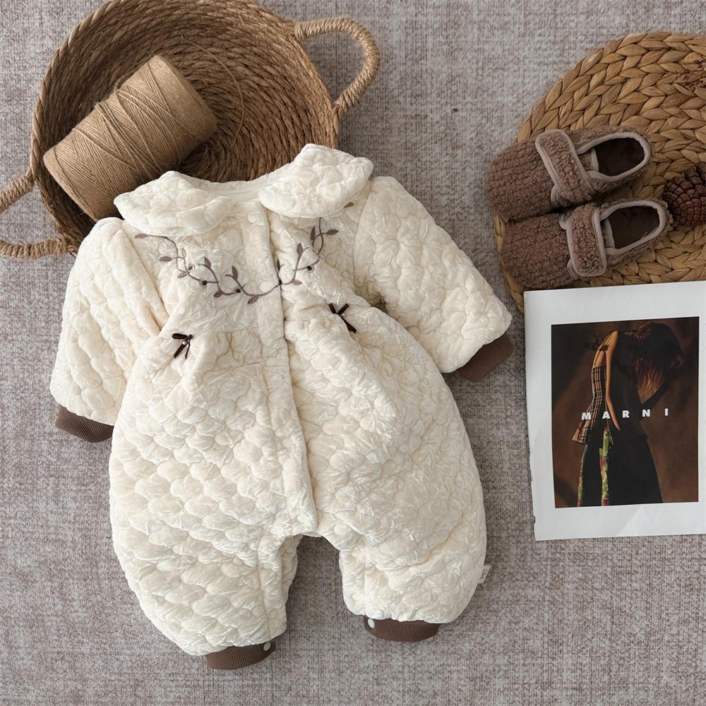 2024 nuevo bebé invierno niña bebé bordado lazo cálido cómodo y grueso lindo mono de bebé