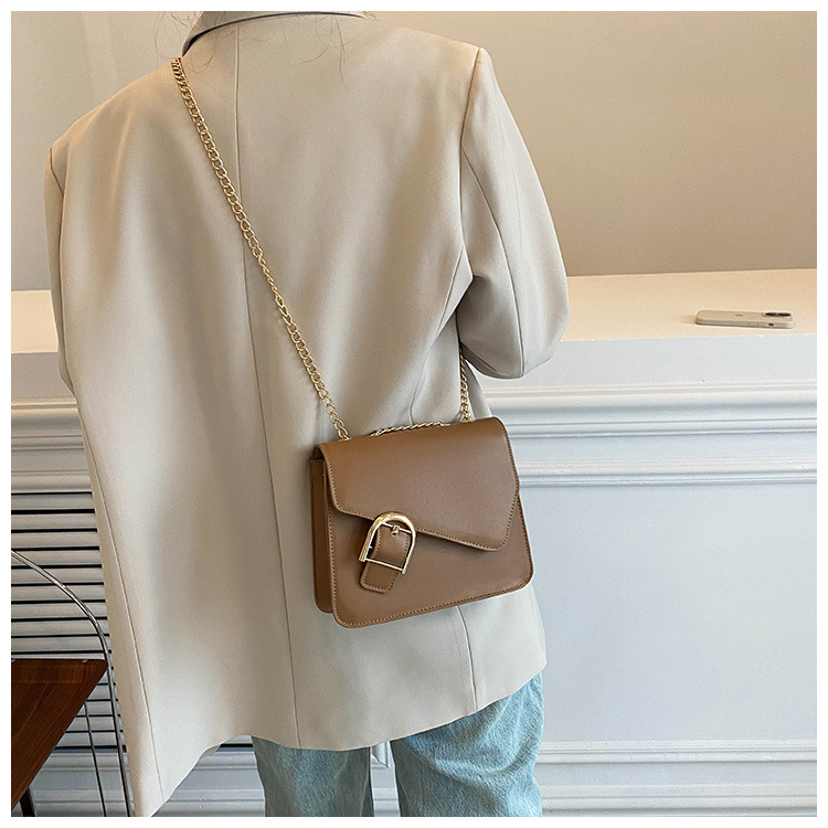 Women's Medium Pu Leather Solid Color Streetwear Square Lock Clasp Square Bag display picture 6