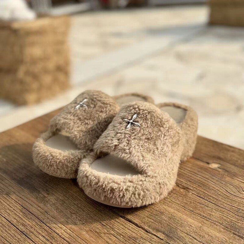 Popular Style~ Black Velvet Wool Slippers, Short Plush Outdoor Height-Increasing Shoes, Cross-Pattern Slippers Popular Style~ Black Velvet Wool Slippers, Short Plush Outdoor Height-Increasing Shoes, Cross-Pattern Slippers