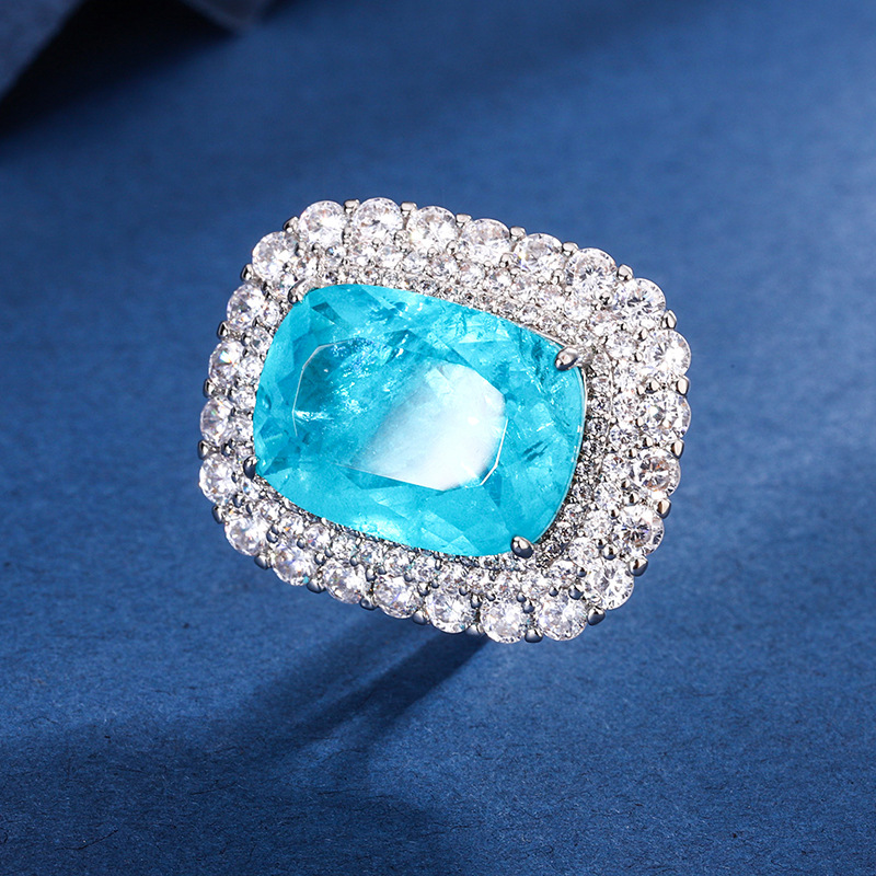 2024 nueva joyería Zhuang Shengsheng, fondo de cobre, esmeralda de simulación chapada en oro, traje retro rectangular gordo femenino 13*18