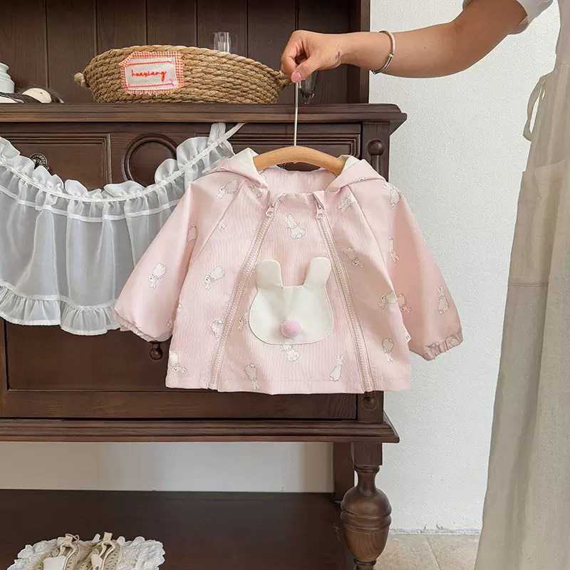 婴儿衣服冲锋衣外套秋装女宝宝新款可爱一岁婴幼儿风衣春秋季上衣