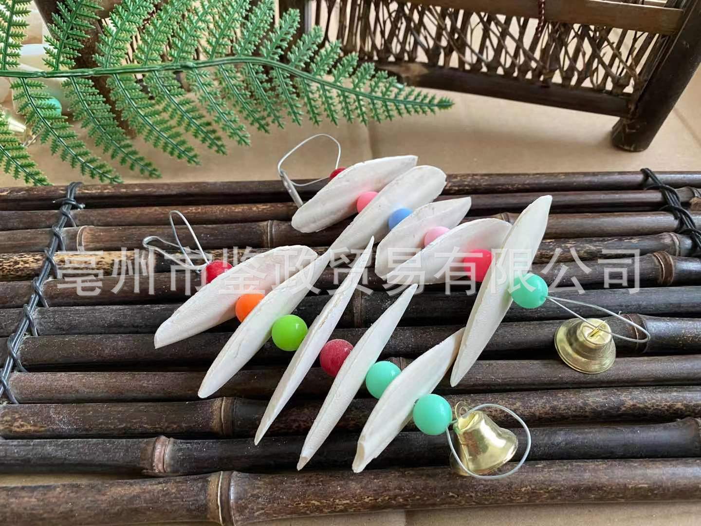Cuttlebone String Hai Piao Xiao Pet Chew Toy Natural Mineral Grinding Bone for Birds and Small Pets key features