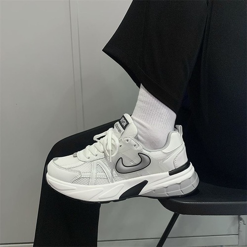  New Student Casual Breathable Mesh Sports Shoes for Women, Korean Version, Ins Trendy Street Style, Thick Sole Retro Dad Shoes