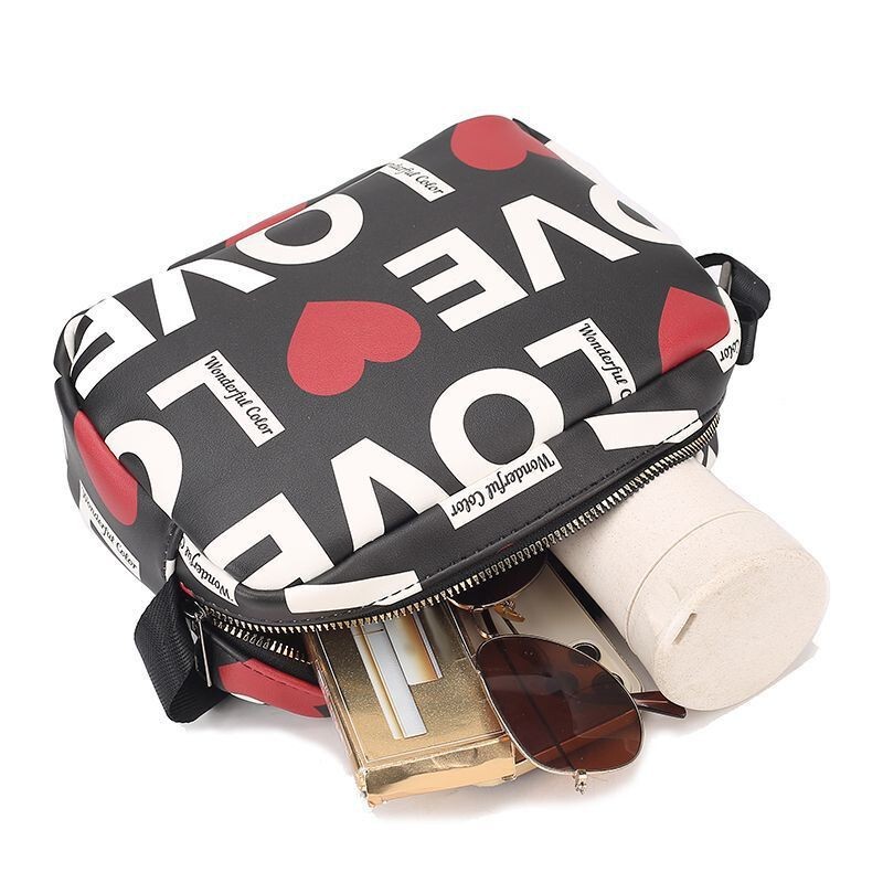 2025 Christmas Limited Edition Love Heart Crossbody Bag Korean Style Versatile Shoulder Bag Autumn and Winter Fashionable Textured Small Bag