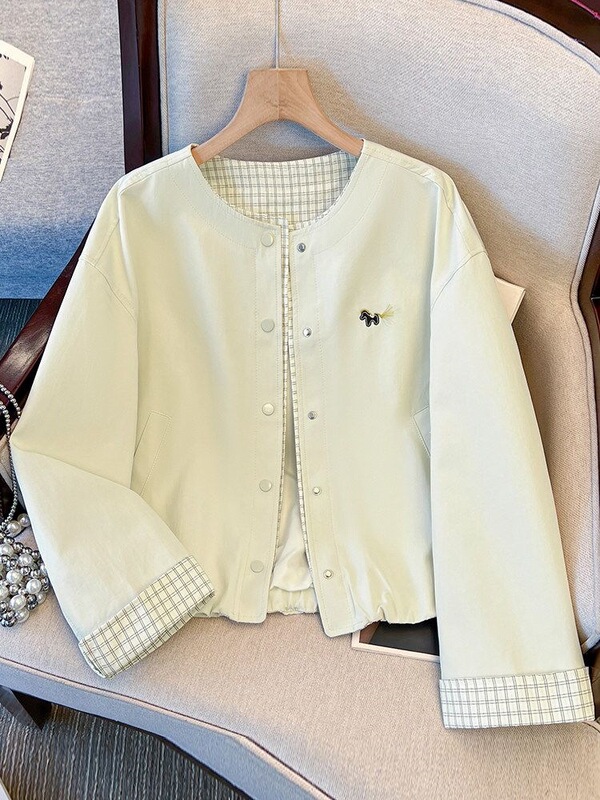 Super stylish yellow jacket for women, spring 2026 new model, petite size, plaid patchwork short baseball jacket Super stylish yellow jacket for women, spring 2026 new model, petite size, plaid patchwork short baseball jacket