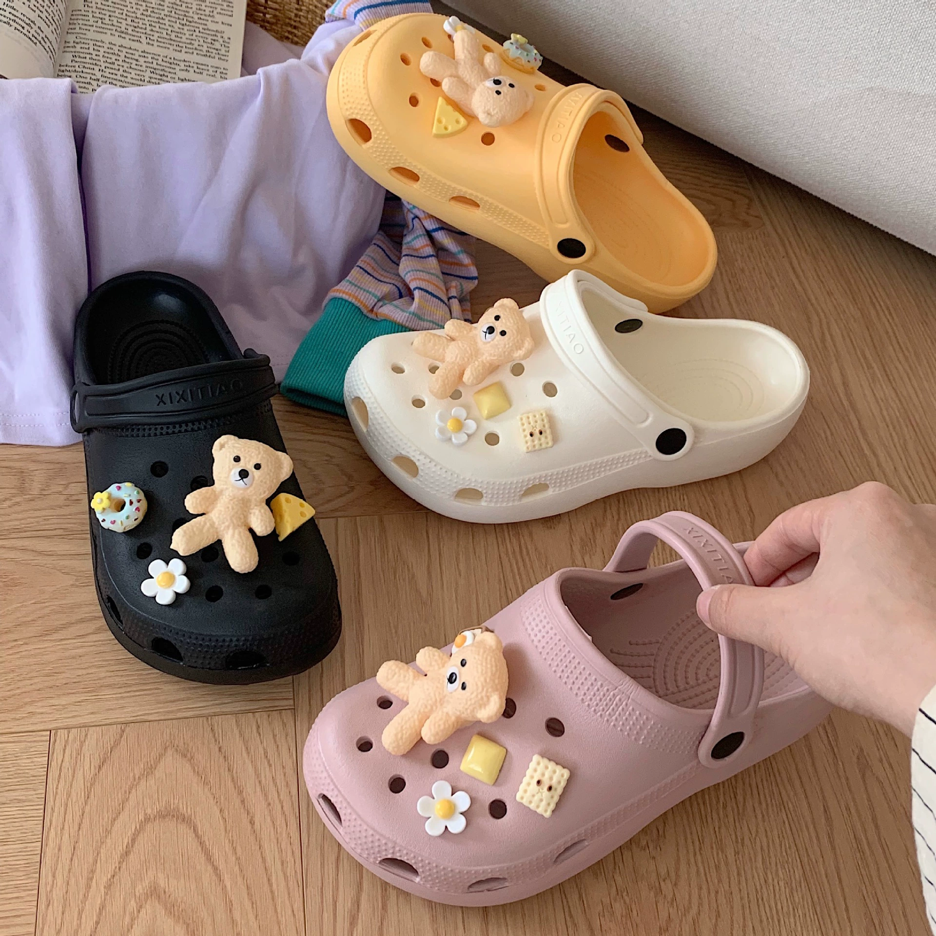 Летняя Съемная мультяшная однотонная уличная пляжная обувь с сыром и медведем для женщин и девочек, удобная обувь с отверстиями на мягкой подошве