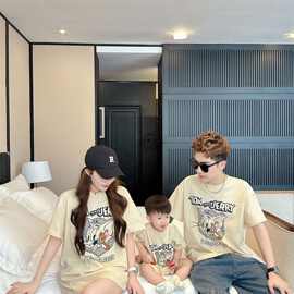 2025韩版高品质亲子装一家三口网红卡通棉婴儿爬服母子母女装