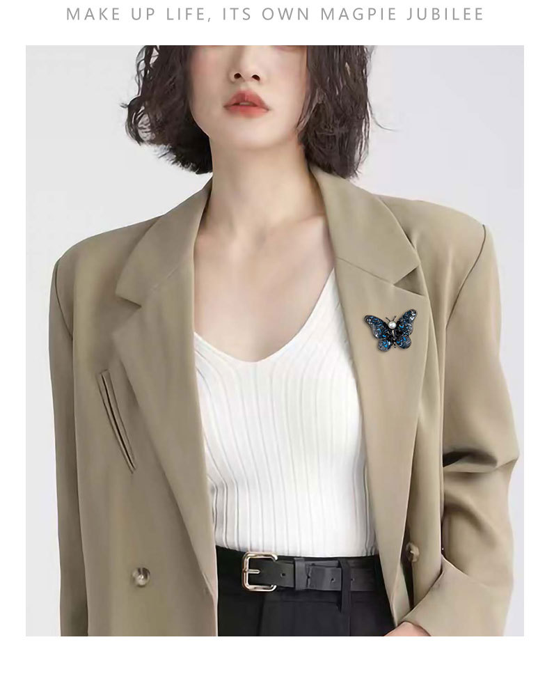 高档复古蓝水晶渐变蝴蝶胸针小众独特优雅昆虫胸花网红