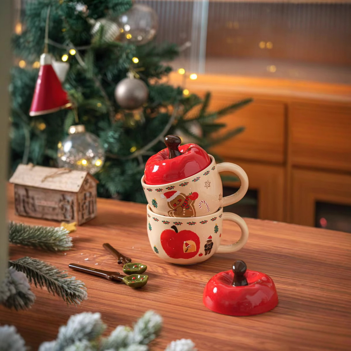 Taza con tema navideño en forma de manzana retro creativa, personalidad de cerámica, taza de café de alto valor, regalo de cuchara con tapa