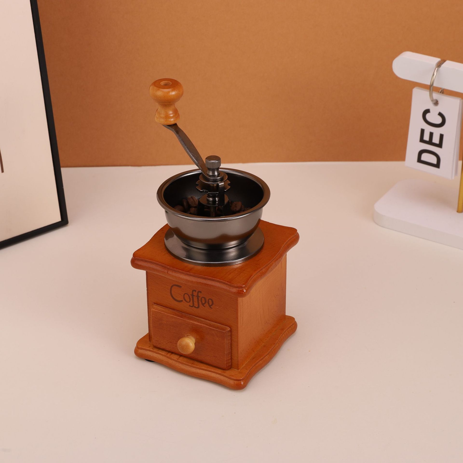 Retro Hand-Cranked Coffee Bean Grinder Household Mini Coffee Grinder Mobile Phone Coffee Grinder