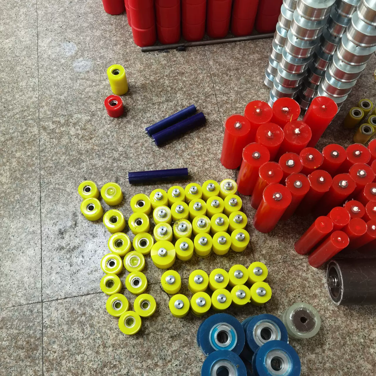 小滚轮包胶木制小鱼板滑板轮陆地冲浪板配件舞板长板刷街PU