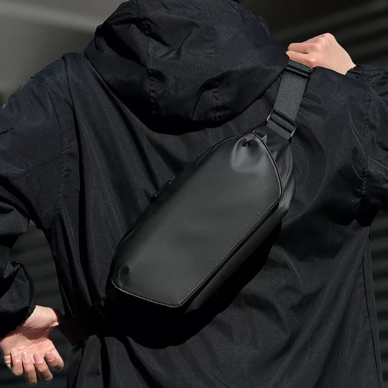 休闲潮牌男单肩包磁吸扣多功能轻便休闲男包通勤高级感男士斜挎包