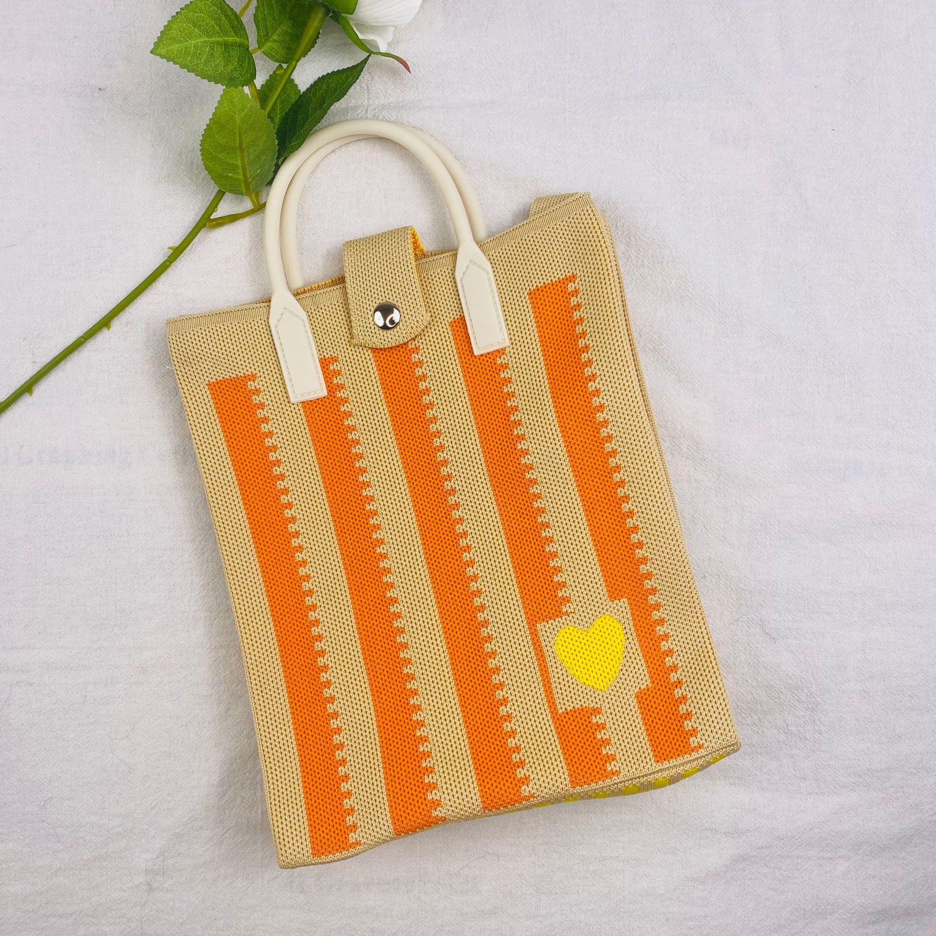 세로 줄무늬 사랑 노란색