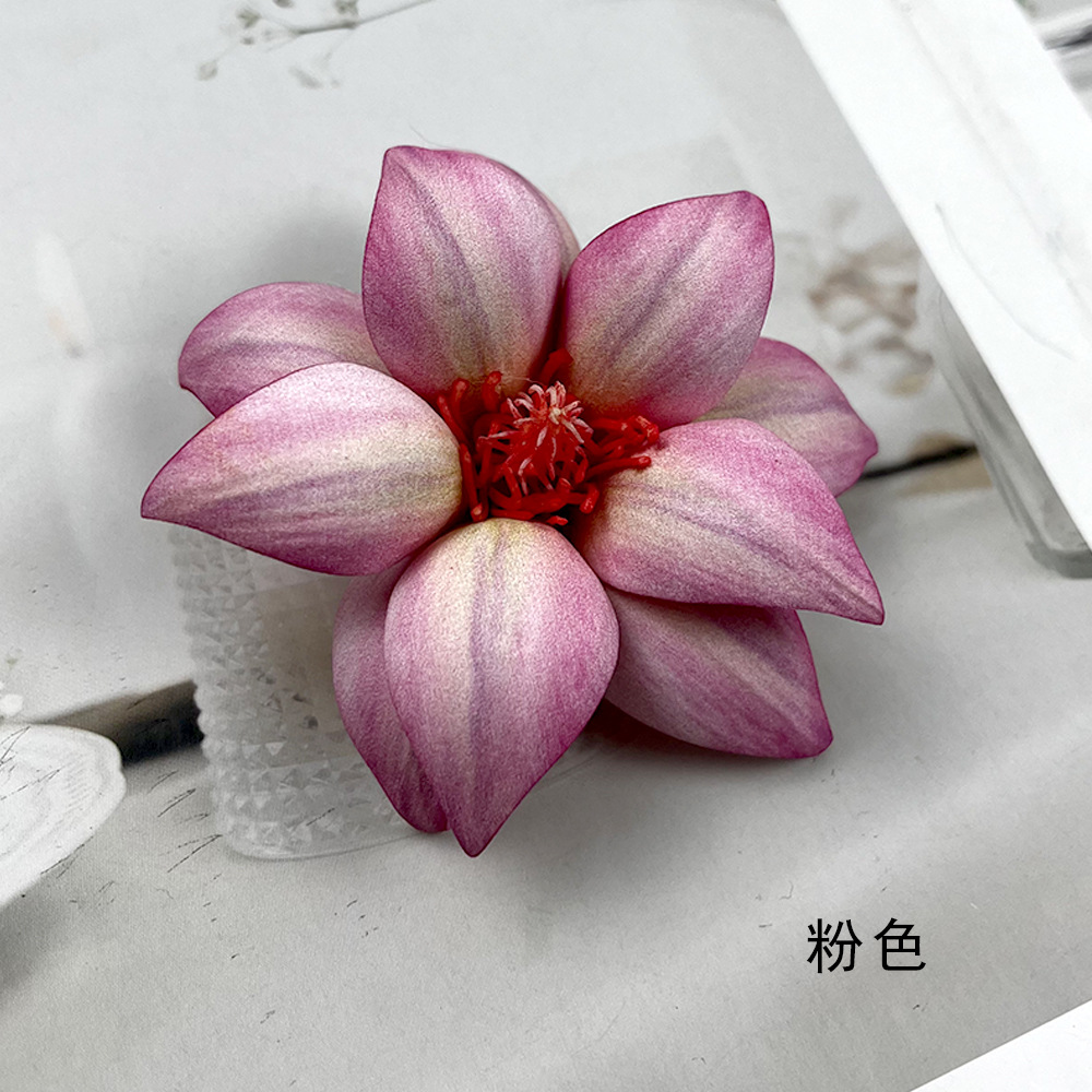 Simulación de flores eva mano
