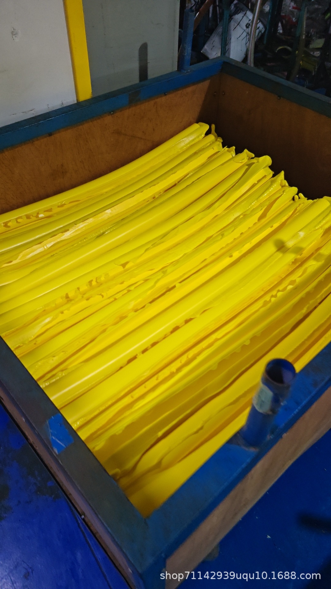In-Stock Pu Anti-Collision Strips Corner Guards Soft Edge Protection Strips Buffer Anti-Collision Industrial Black and Yellow Warning Self-Adhesive No Drilling Required