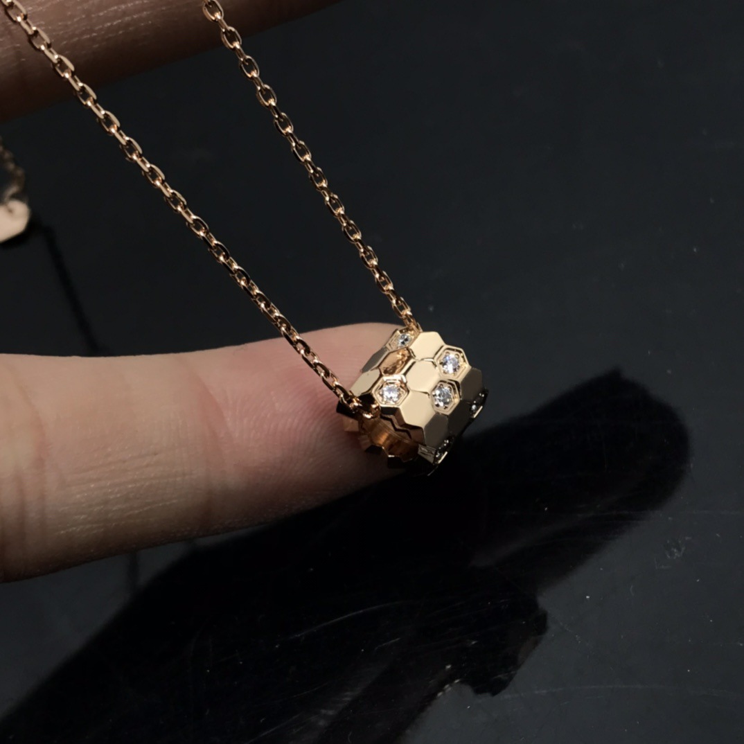 Golden version honeycomb diamond necklace, light luxury and niche necklace, female petite waist pendant, honeycomb collarbone chain_voghion.com