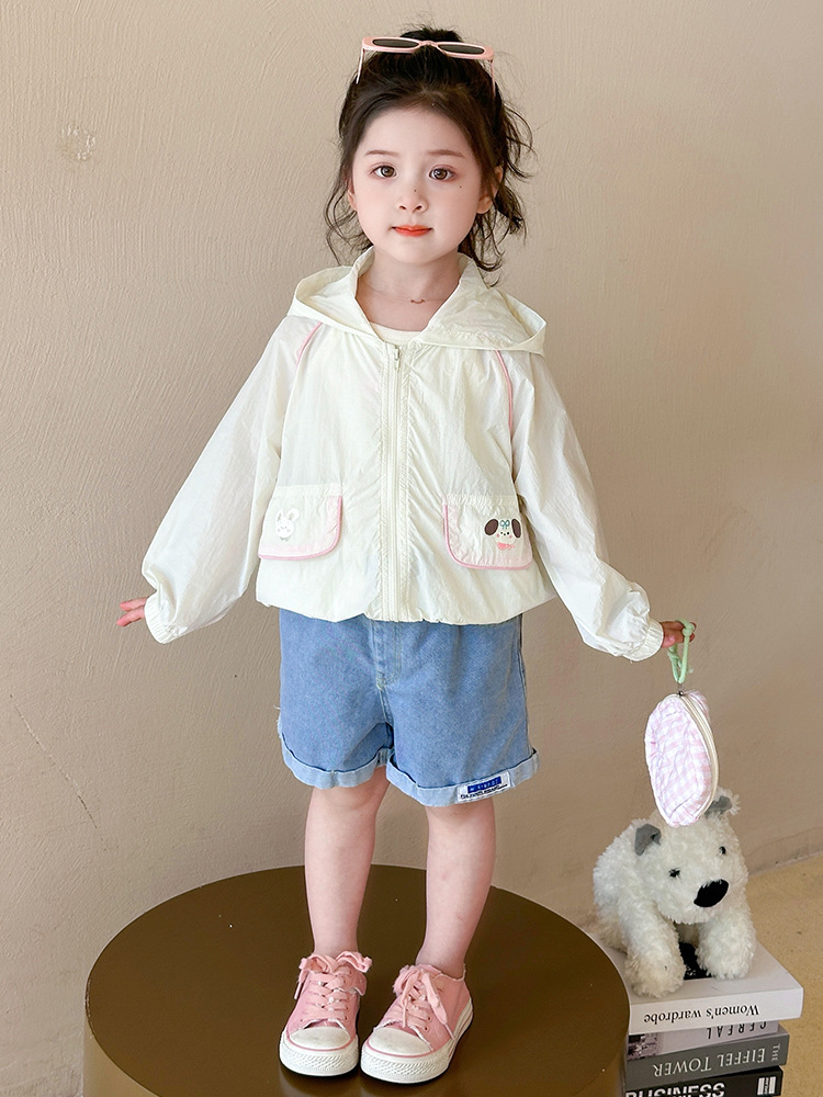 Ropa de protección solar para niñas, verano 2025, nuevo estilo, aire occidental para niños, protección UV, ropa de protección solar fina para niñas y bebés