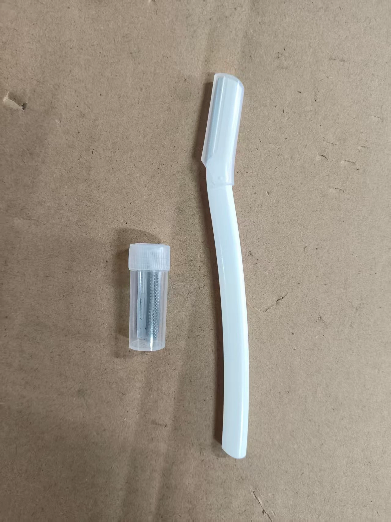 Eyebrow Trimming Knife, Folding Safe Razor for Beginners with Scissors, Portable 15 cm