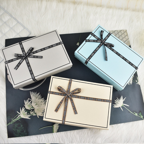 Large scarf clothes gift box small fresh Valentine's Day Teacher's Day birthday gift box cosmetics lipstick box wholesale