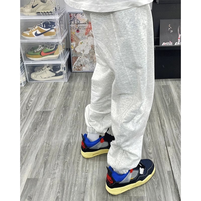 秋の高街のファッションブランドのトレンドがゆったりしています。|undefined
