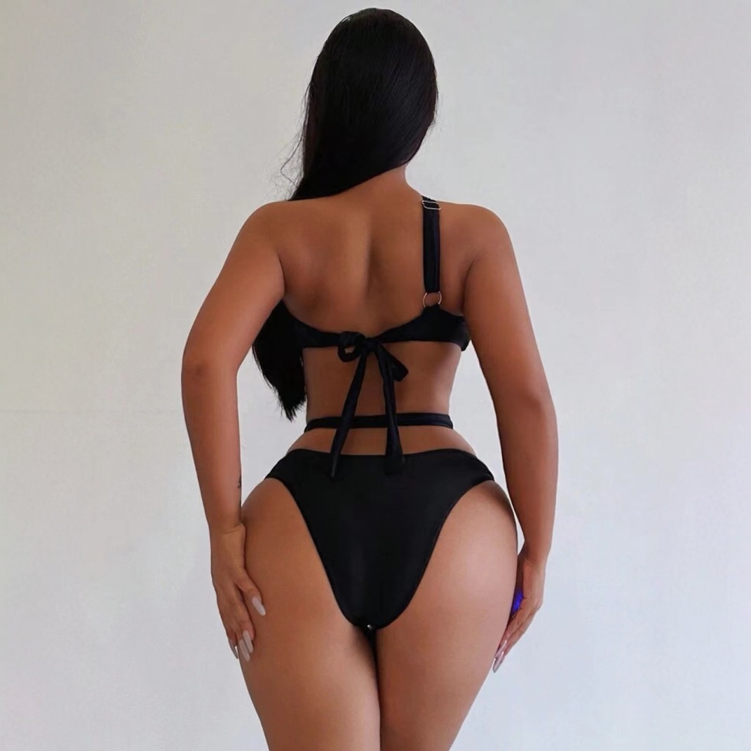 Women's Sexy Solid Color Cutout One-Piece Swimsuit Strategic Monokini for Beach Pool_voghion.com