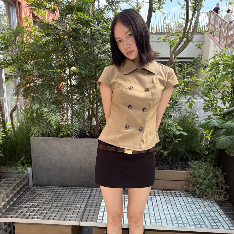 Korean-Style Smart Khaki Short-Sleeved Shirt for Women in Summer with Lapel Double-Breasted Waist-Cinching Slim-Fitting Elegant Short Top Korean-Style Smart Khaki Short-Sleeved Shirt for Women in Summer with Lapel Double-Breasted Waist-Cinching Slim-Fitting Elegant Short Top