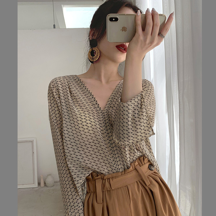 Spring and Autumn 2021 New Korean Style Split Printed Chiffon Shirt Stylized Retro Elegant V-neck Long Sleeve Shirt Women's Trendy