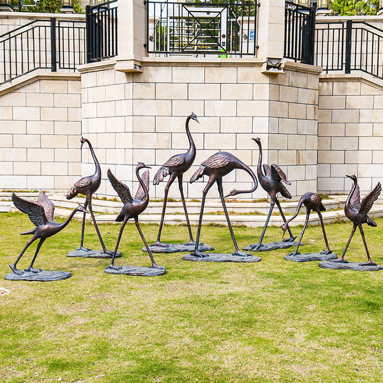户外仿铜仙鹤雕塑落地水池玻璃钢模型室外园林装饰丹顶鹤景观摆件