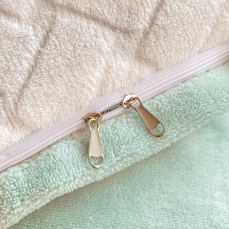 Nueva cubierta de edredón de terciopelo tallado de 1,5 metros cubierta de edredón de 1,8 metros cubierta de edredón de dormitorio de estudiantes cubierta de edredón de terciopelo de leche