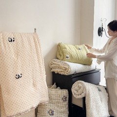 2025種類のA類の綿のしわの糸の超柔らかい熊の刺繍の夏の涼しさは2人で芯のA類のエアコンの春秋を被らせます。
