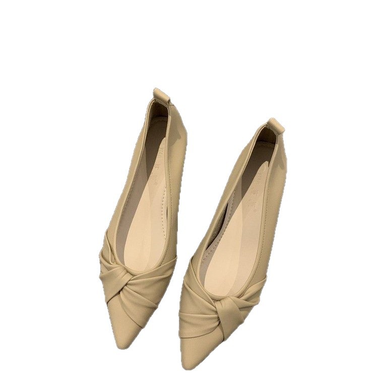Zapatos de mujer de estilo francés de ventano de noche con tacones gruesos poco profundos, primavera y otoño de 2026 nuevos zapatos de cama con falda temperamento