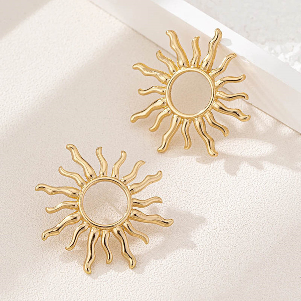 design retro fashionable earrings solar-powered