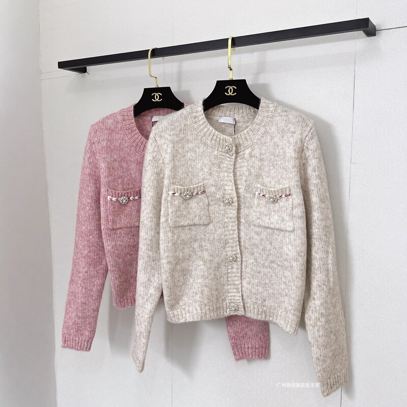 Nanyou Haute Couture Ch Style Sweater Coat, Chic Knitted Cardigan with Diamond Buttons, Fashionable Light Luxury Granny Style Top