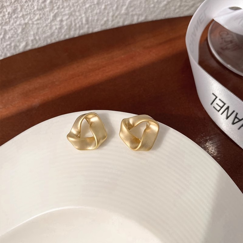 Golden retro ear clips