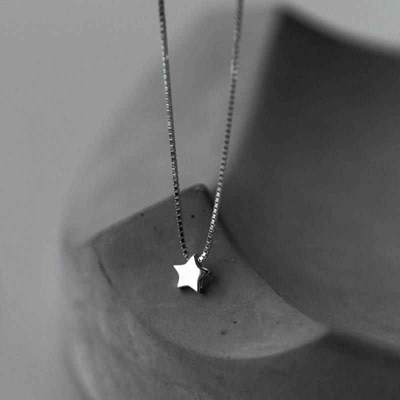 Korean Fashion New Simple Star Necklace Female Creative Copper Clavicle Chain display picture 4