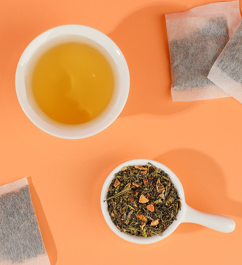 Tangerine Peel Oolong Tea Ju Pi Wu Long Cha Cold Brew Tea Bags with Cassia Chrysanthemum Honeysuckle Goji 260g in use