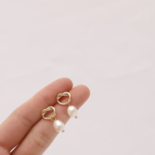 韩国东大门代购款淡水珍珠耳环极简金属耳坠气质简约显瘦耳饰女